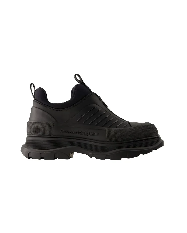 Tread Sneakers - Alexander Mcqueen - Leather - Black