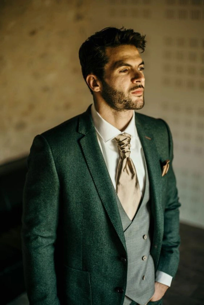 Men's Emerald Green Tweed Coat Is A Sophisticated And Stylish Good Looking For Men For wear Every Occasion Men's Emerald Green Tweed Coat Is A Sophisticated And Stylish Good Looking For Men For wear Every Occasion